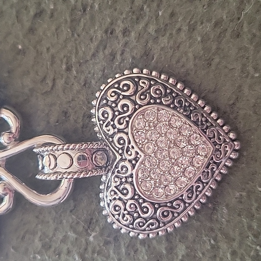 Lia Sophia Heart necklace - Picture 2 of 3